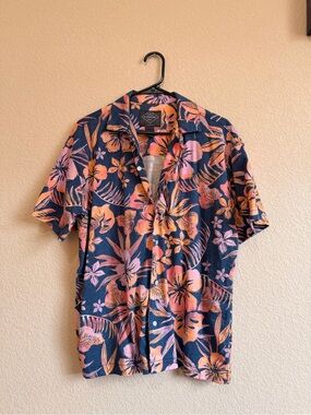 St John’s Bay Women’s Hawaiian Floral Short Sleeve Button Up 100% cotton